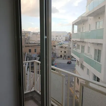 Lollies Place * San Ġwann